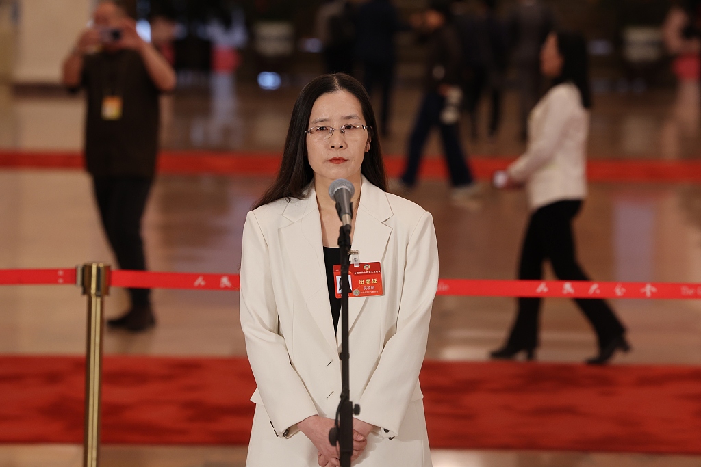 吴蓓丽委员:一大批独家品种的抗癌药,罕见病用药纳入医保_中国政库