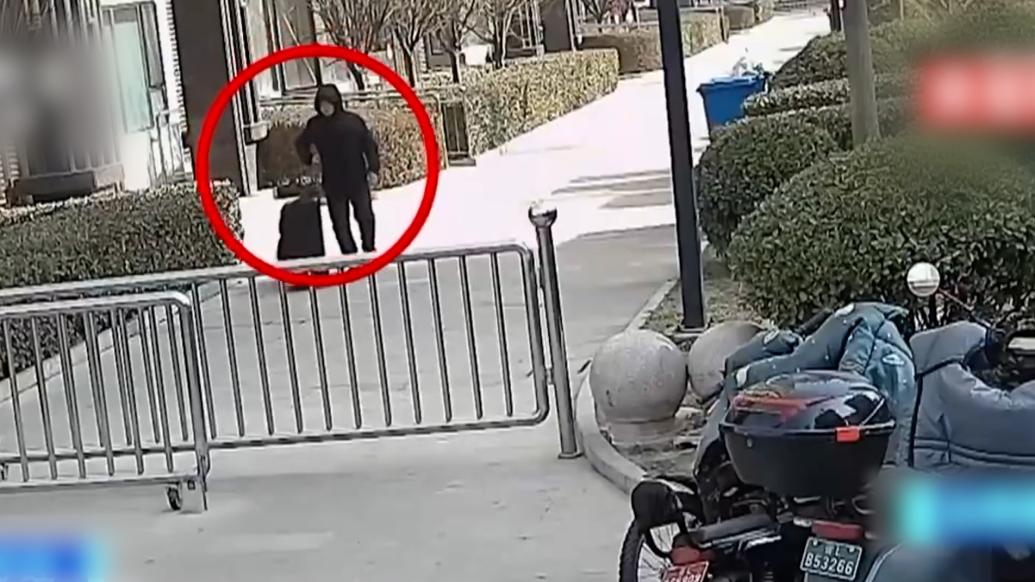 男子為了偷酒特意在小區租了個房子
