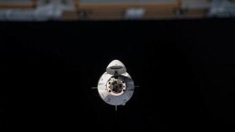 美国“龙”飞船载4名宇航员启程返回地球