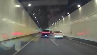 西安交警回应“车辆隧道内打开车门别车”：涉事人员传唤到队