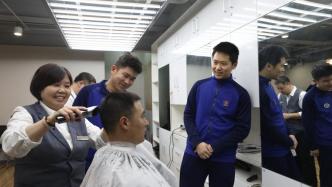 直播丨“龙抬头”遇龙年，北京这家理发店提前营业设免费专场