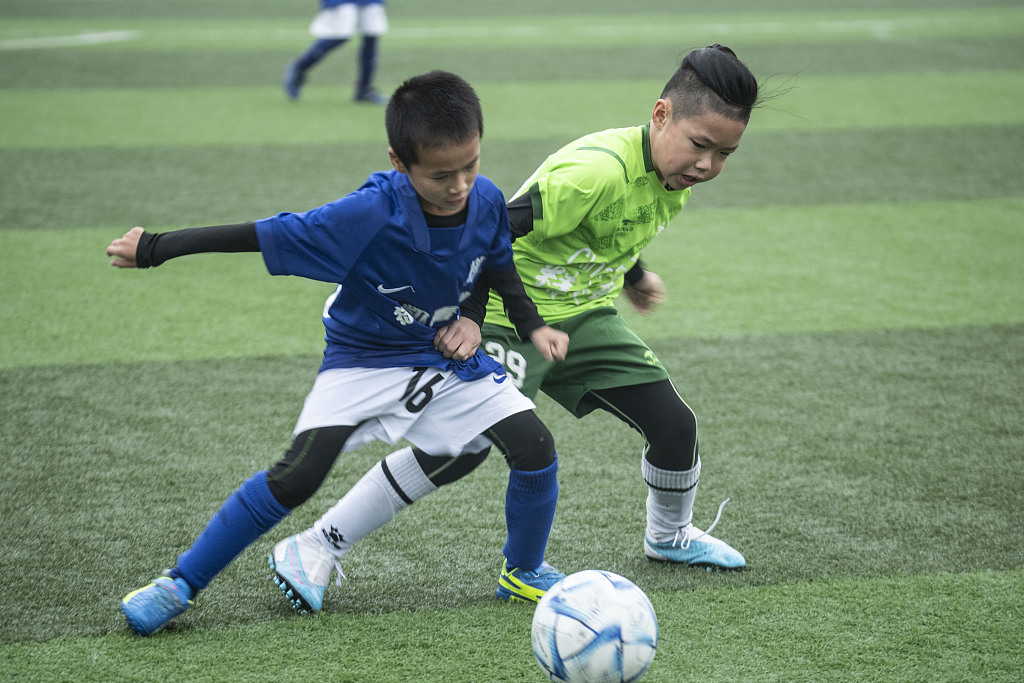 多所高校新增“足球运动”专业：让踢球的孩子和家长安心