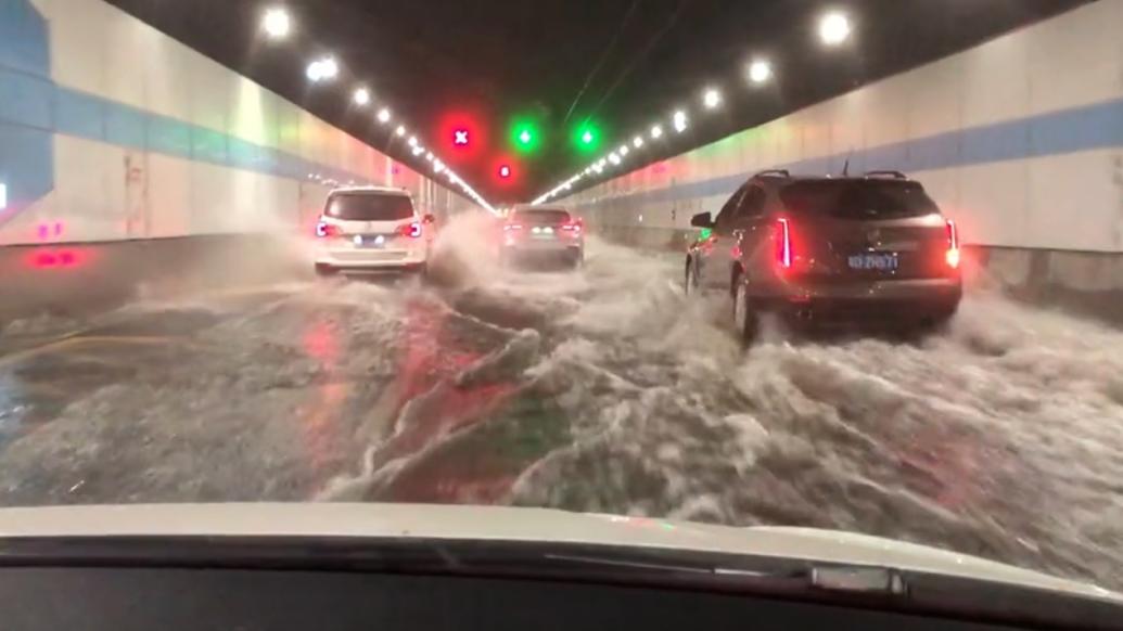 汕头海湾隧道一路段出现积水，管理方：消防供水管卡箍破损