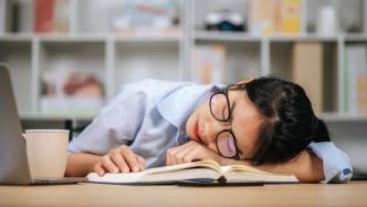 中青报关注：大学生研究大学生，他们为什么熬夜？
