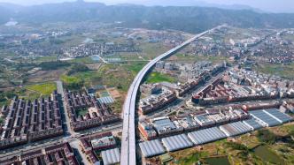 义东高速将于年底通车，为浙江首条穿越城市主城区的高速公路