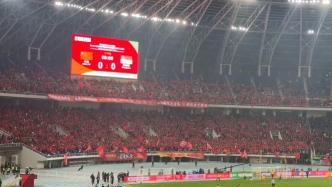 为国足助威球迷满场，主场对阵新加坡售出4.3万张门票