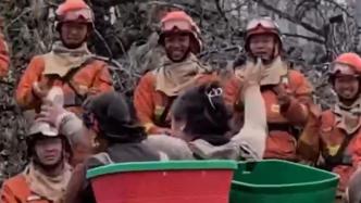 雅江群众为消防员唱藏族祝福民谣