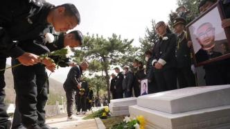 北京房山蓝天救援队两名烈士安葬，数百人自发送行