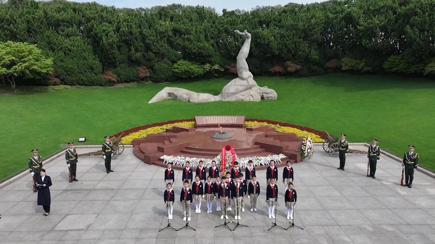 “我们来看望您”，上海龙华烈士陵园举行主题祭扫活动