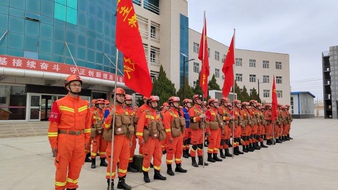 新疆拜城5.4级地震消防员已前往震中，暂未收到伤亡报告