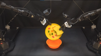 斯坦福大学Aloha团队出新作：“吼你牌”系统让机器人洗盘子更干净