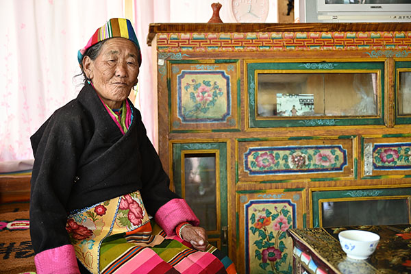 90后第一书记故事顿珠次仁与红旗下的卓德村