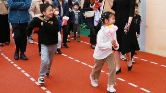 时隔四年再回线下，上海1400多所中小学举行校园开放日