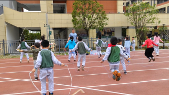 长沙一小学开设“瘦身营”：带领超重小朋友进行体育锻炼