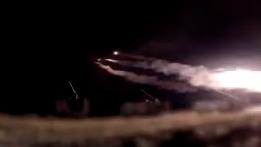 伊朗公布国产“帕韦”巡航导弹夜袭以色列视频，射程达1650千米