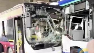山东济南两辆公交车相撞，导致人员受伤