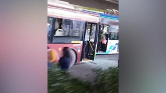 济南交警通报两辆对向行驶公交车相撞：1人腿部骨折6人轻微骨折