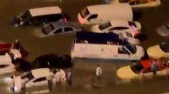 阿联酋迎75年来最大降雨酿罕见水灾：或为人工降雨所致