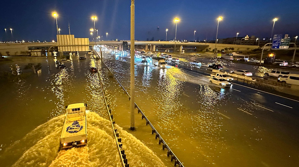 阿联酋遭遇有气象记录以来最强降雨因人工降雨引发？专家解析
