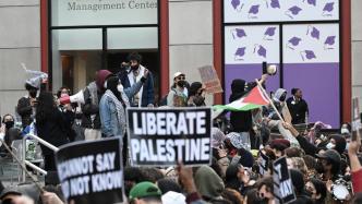 美高校支持巴勒斯坦运动升级！哥大耶鲁上百学生被捕，大批教师罢工声援