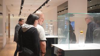 “海洋光谱号”回归上海母港，外国游客首站打卡玻璃博物馆