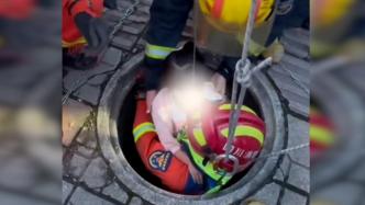 小女孩不慎掉入深井，消防员赶赴下井救援