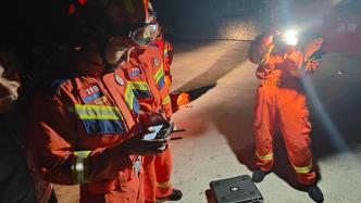 两名学生被困贵州都匀蟒山，消防用无人机定位连夜救援