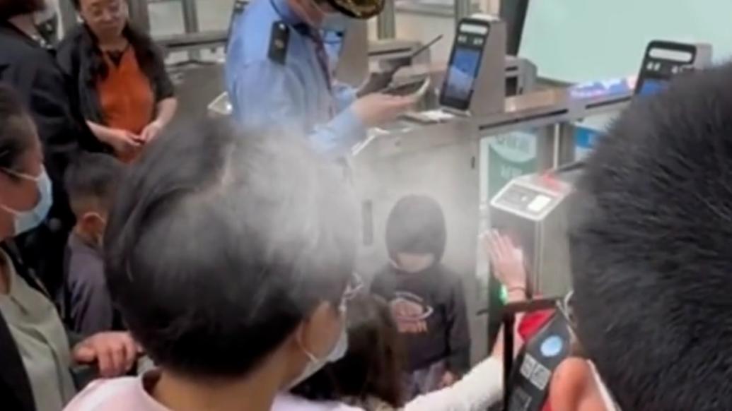 杭州站回应“携带儿童旅客哭泣”：未能赶上车致情绪波动