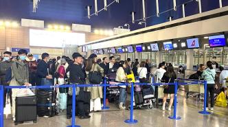 五一小长假上海两大机场预计日均客流近35万人次，同比增四成
