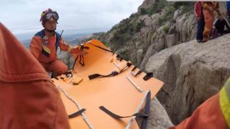 男子爬山不慎摔伤被困500米高半山腰，消防利用无人机侦查救援