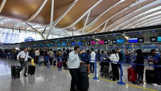 五一假期上海空港口岸迎出入境双向客流高峰