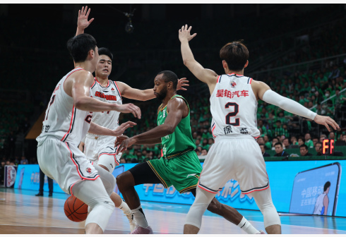 纵观CBA丨被伤病耽误的赛季，年轻化的广东男篮瞄向未来
