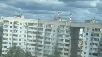 俄一居民楼遭乌方炮击坍塌已致13伤，俄方按恐袭调查