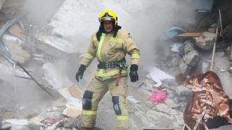 俄罗斯南部一居民楼遭袭坍塌致12人死亡