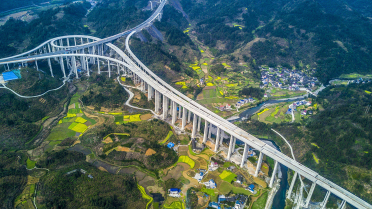 湖南高速小車超速10%以下不罰,湖南高速交警推出八項(xiàng)新舉措