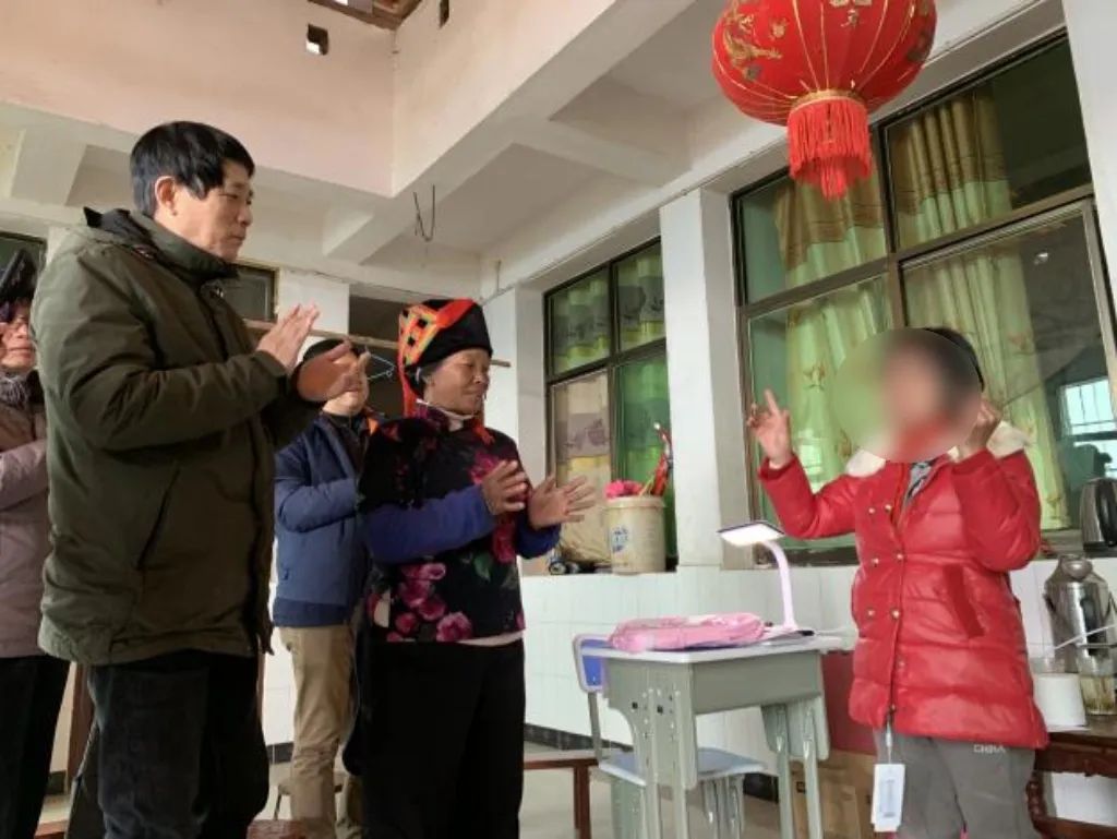 长宁援滇干部红河联络小组团队,荣获上海市"慈善之星"称号