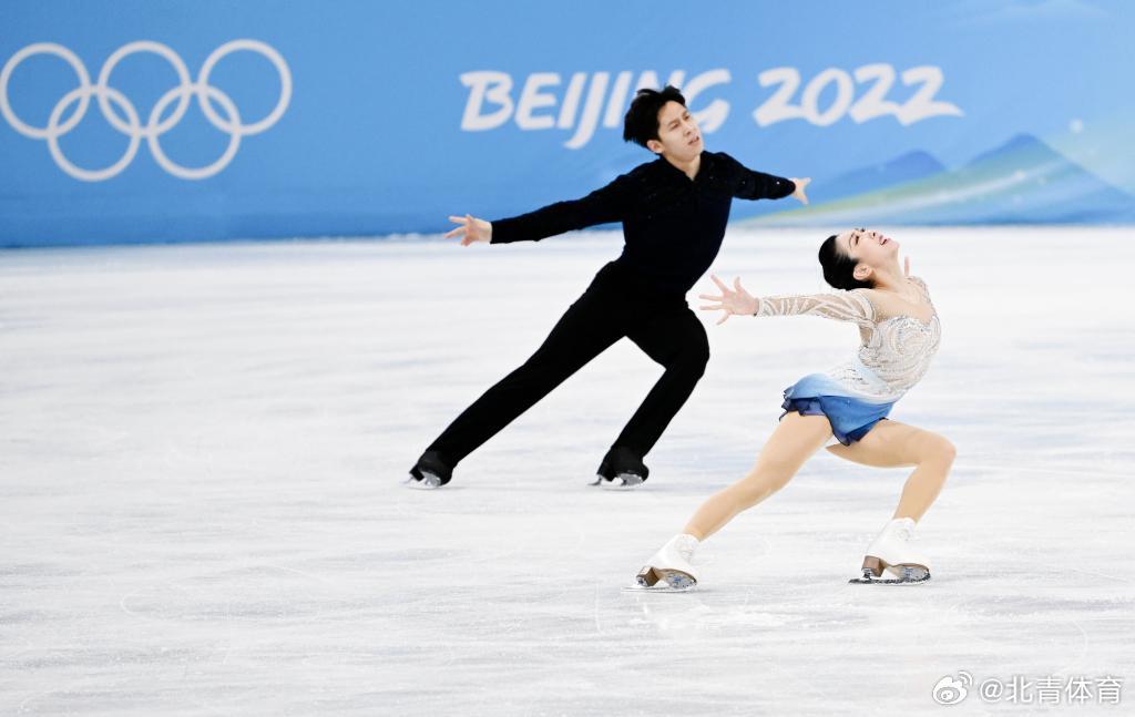 韩聪加入清华大学体育部，负责滑冰课与花样滑冰课教学