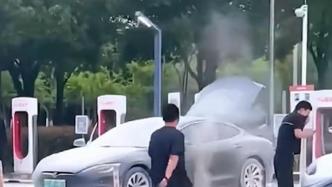 常州一辆特斯拉轿车在充电站起火，4S店：并非自燃，原因等官方回复