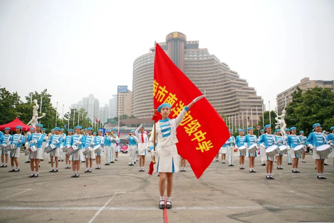 上海南洋模范中学校服图片