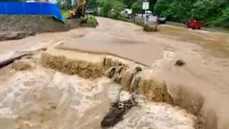 广西河池遭遇今年以来最强暴雨，中亭乡一群众失联仍在搜寻中