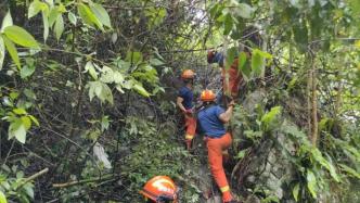 25人徒步吊罗山林区被困1人坠亡，海南保亭通报