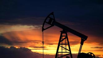 月内发布7次溢价风险警示！这只原油主题基金今日溢价超16%