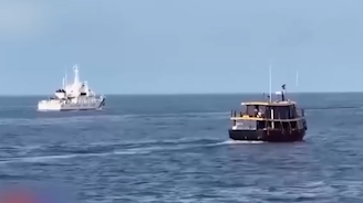 中国海警：菲船只故意危险接近中方正常航行船只致擦碰，责任完全在菲方