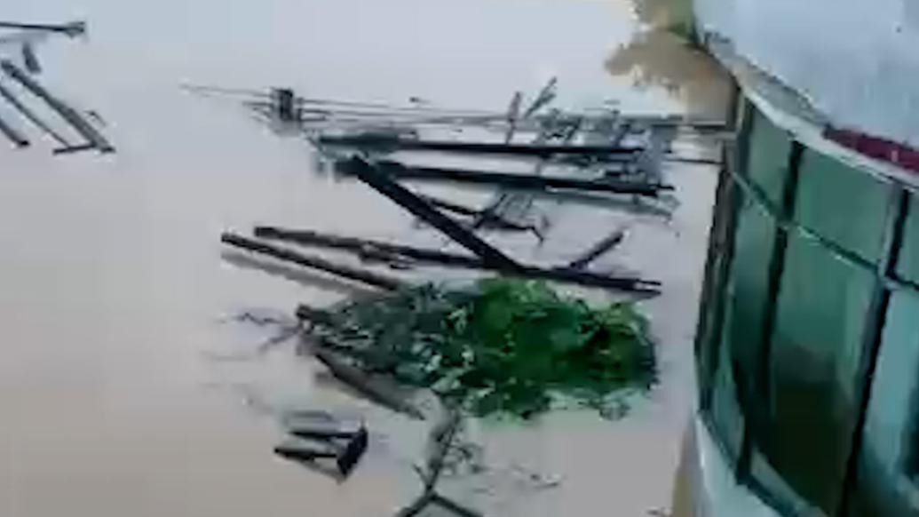 梅州受洪涝影响超13万户停电，部分镇街进出受阻