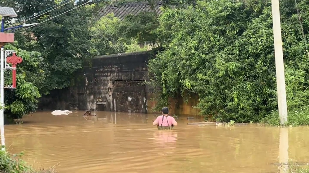 梅州蕉岭：在洪涝与滑坡夹击之下