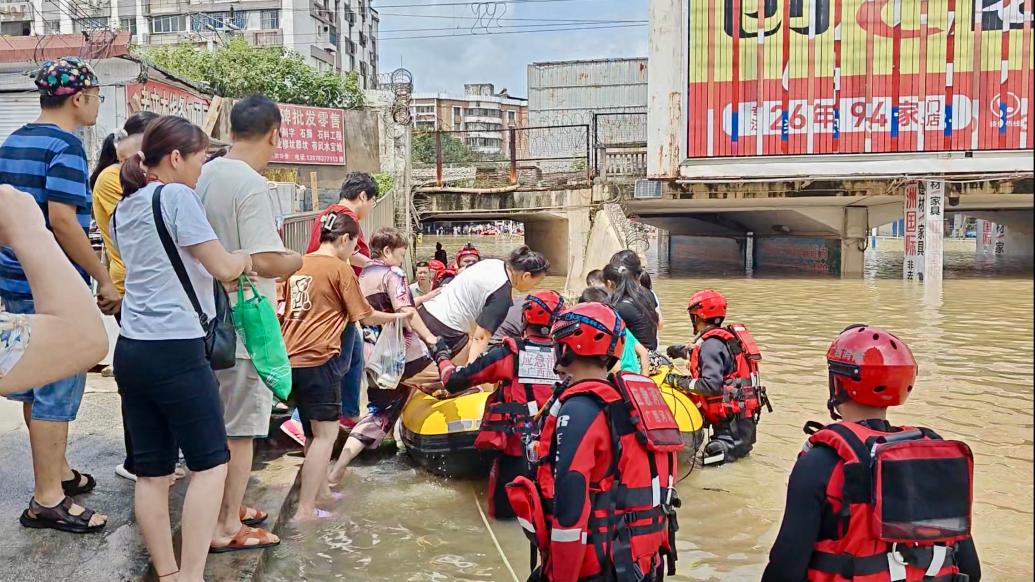 直播丨广西桂林遭遇98年以来最大洪水，“停摆”的火车站如何了？