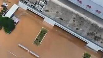 航拍桂林火车站内涝积水，周边积水缓慢消退但仍停止服务