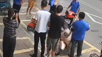 广东茂名通报城管与商贩冲突：涉事队员被辞退，5人被停职