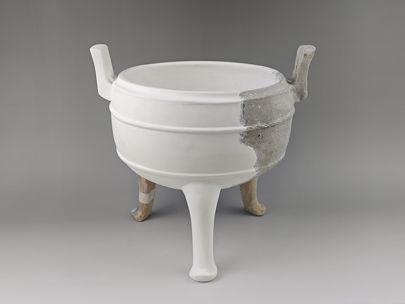 陶鼎 战国虽然这都是战国时期的陶鼎,但一个是楚文化风格,一个具釉浇