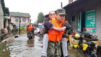 人民子弟兵緊急出動奮戰粵閩防汛救災一線